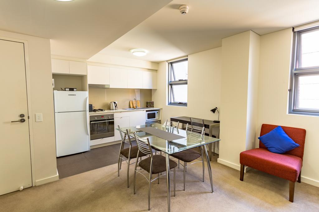 Hotel 111 Newcastle Extérieur photo