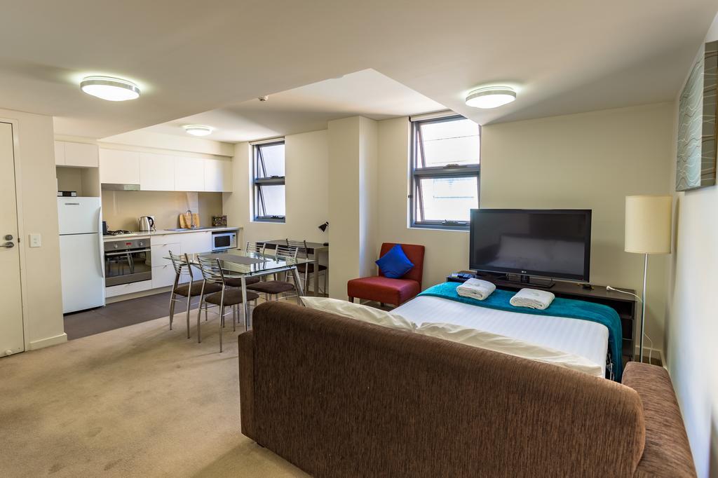 Hotel 111 Newcastle Extérieur photo